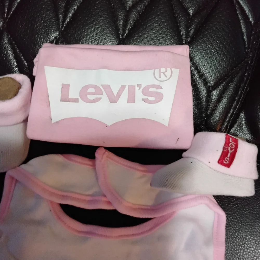 Levi's Pink Baby Onsie And Bib & Accessory Set